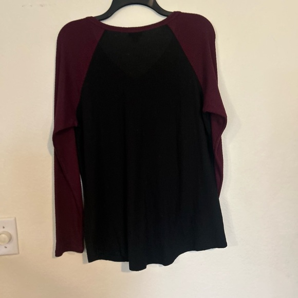 Torrid Size 1 Waffle V-Neck Henley Raglan Long Sleeve
Tee - Picture 4 of 8